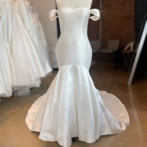 Delco Mermaid Wedding Dress by Pronovias